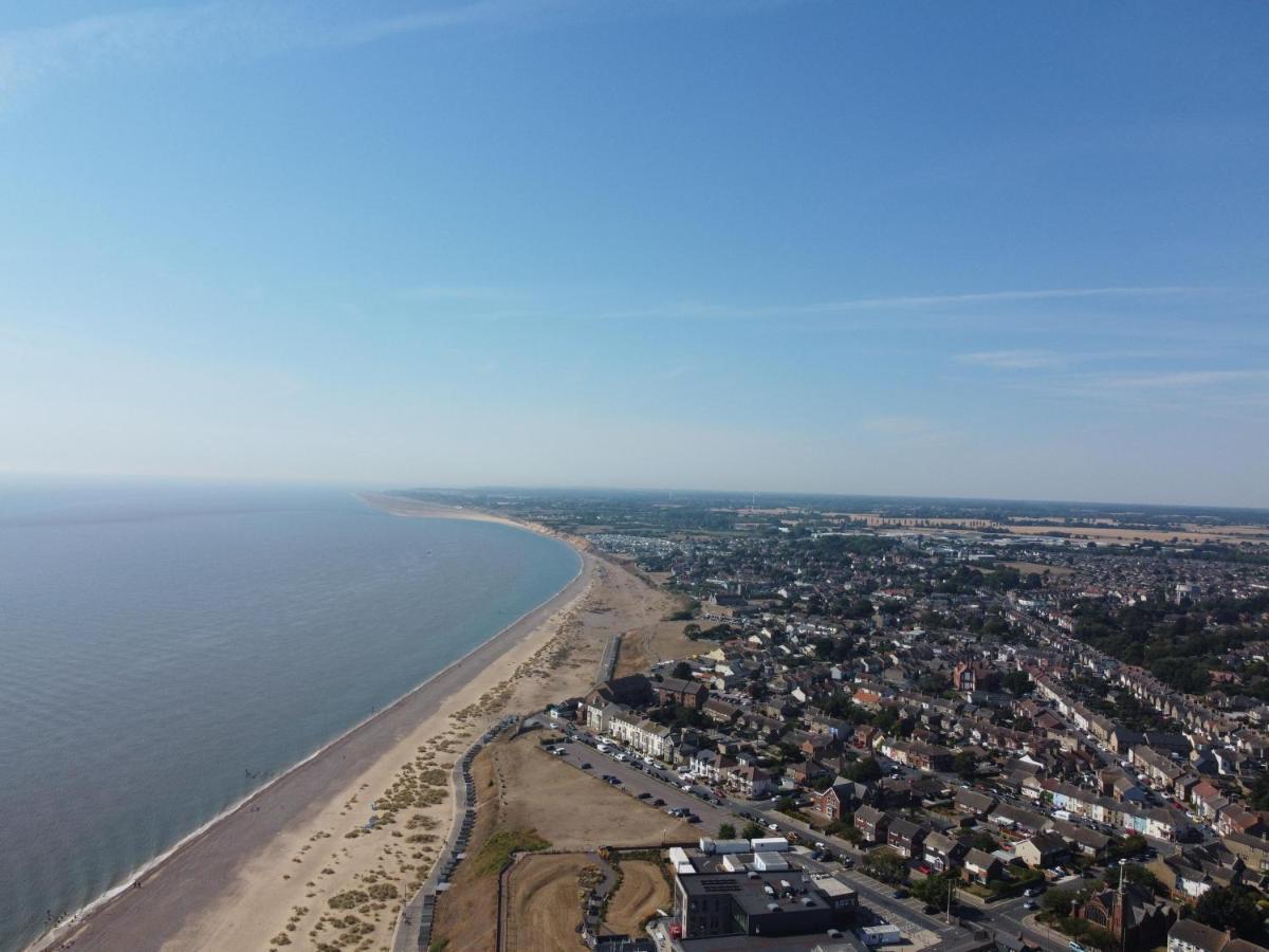 Stunning 6 Berth Lodge With Full Sea Views In Suffolk Ref 68007Cr Lowestoft Bagian luar foto