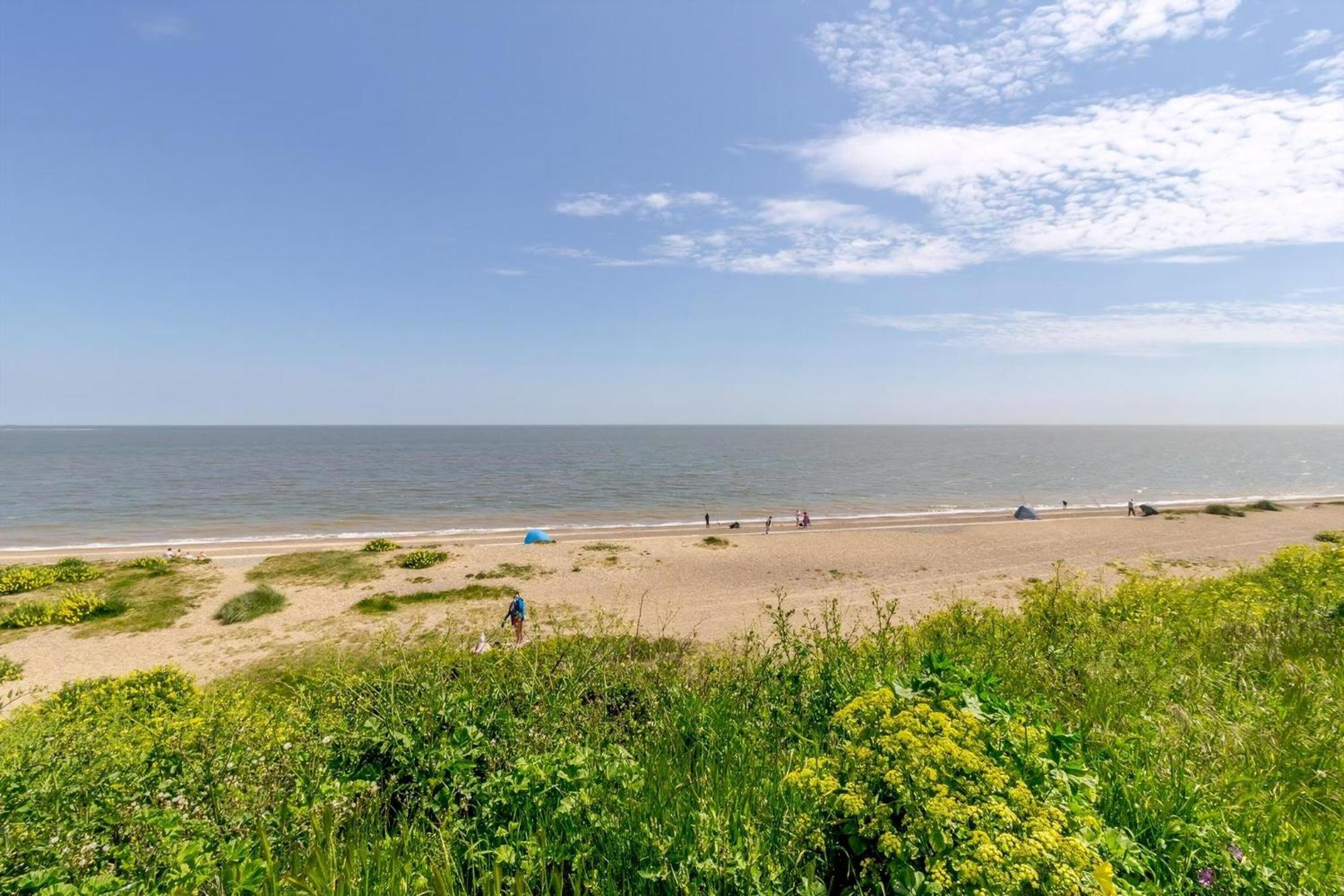 Stunning 6 Berth Lodge With Full Sea Views In Suffolk Ref 68007Cr Lowestoft Bagian luar foto