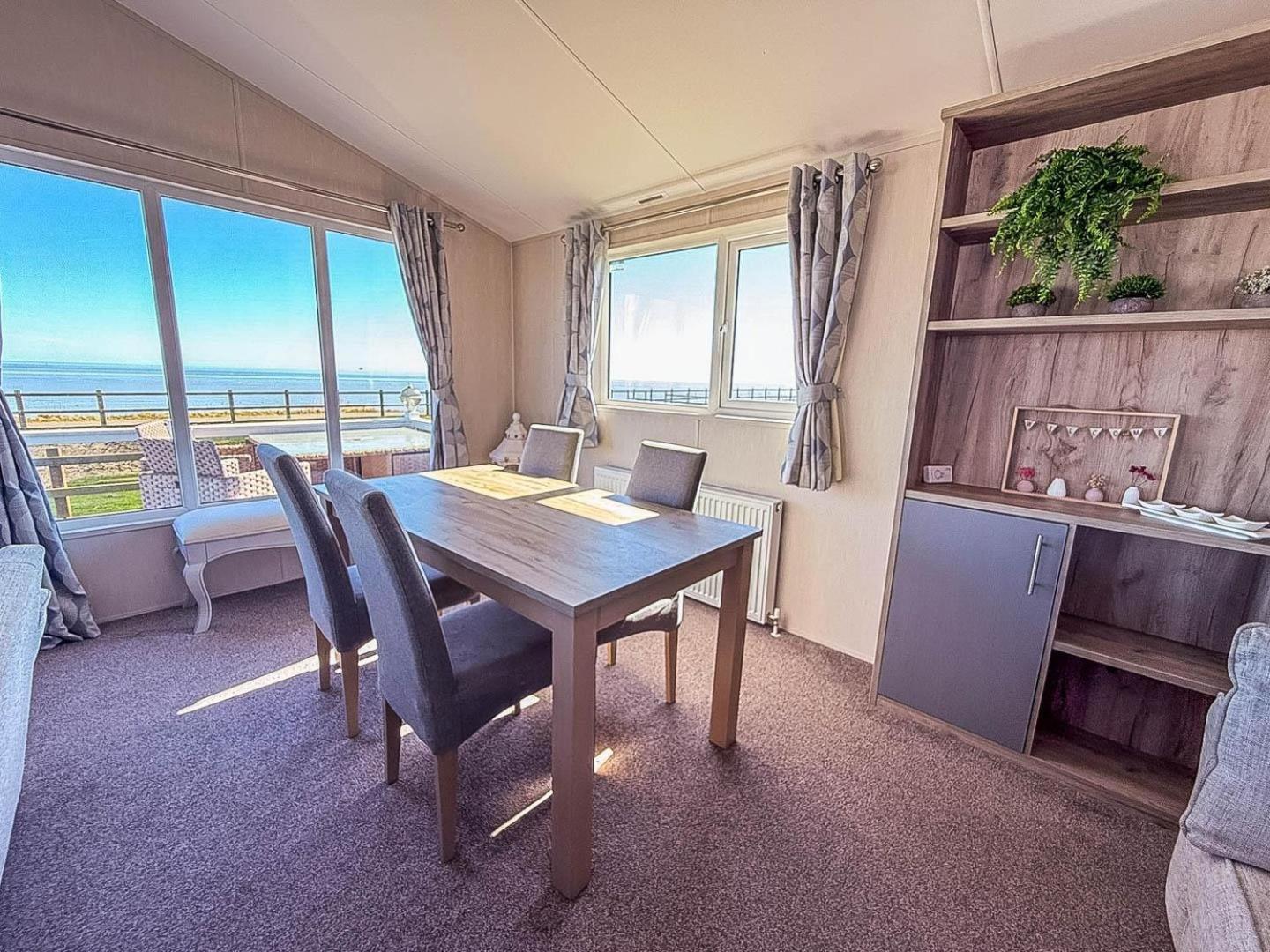 Stunning 6 Berth Lodge With Full Sea Views In Suffolk Ref 68007Cr Lowestoft Bagian luar foto